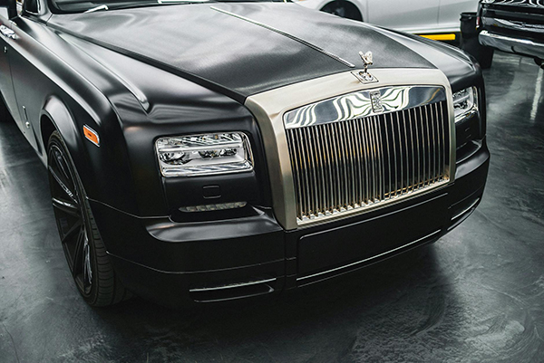 Luxury car hire